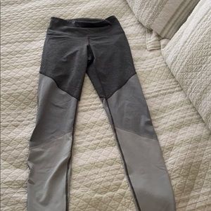 Old Navy. Multiple colored grey leggings